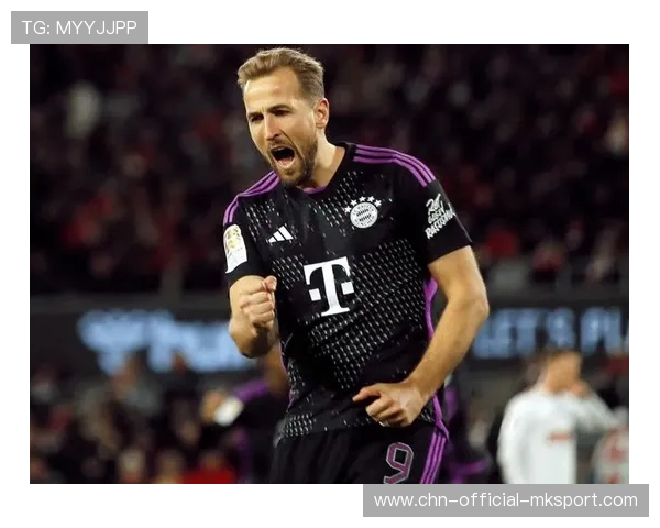 凯恩德甲赛场接穆西亚拉助攻，门前包抄垫射完成双响