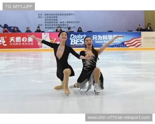 花样滑冰与时尚品牌跨界推出服饰系列，销量火爆