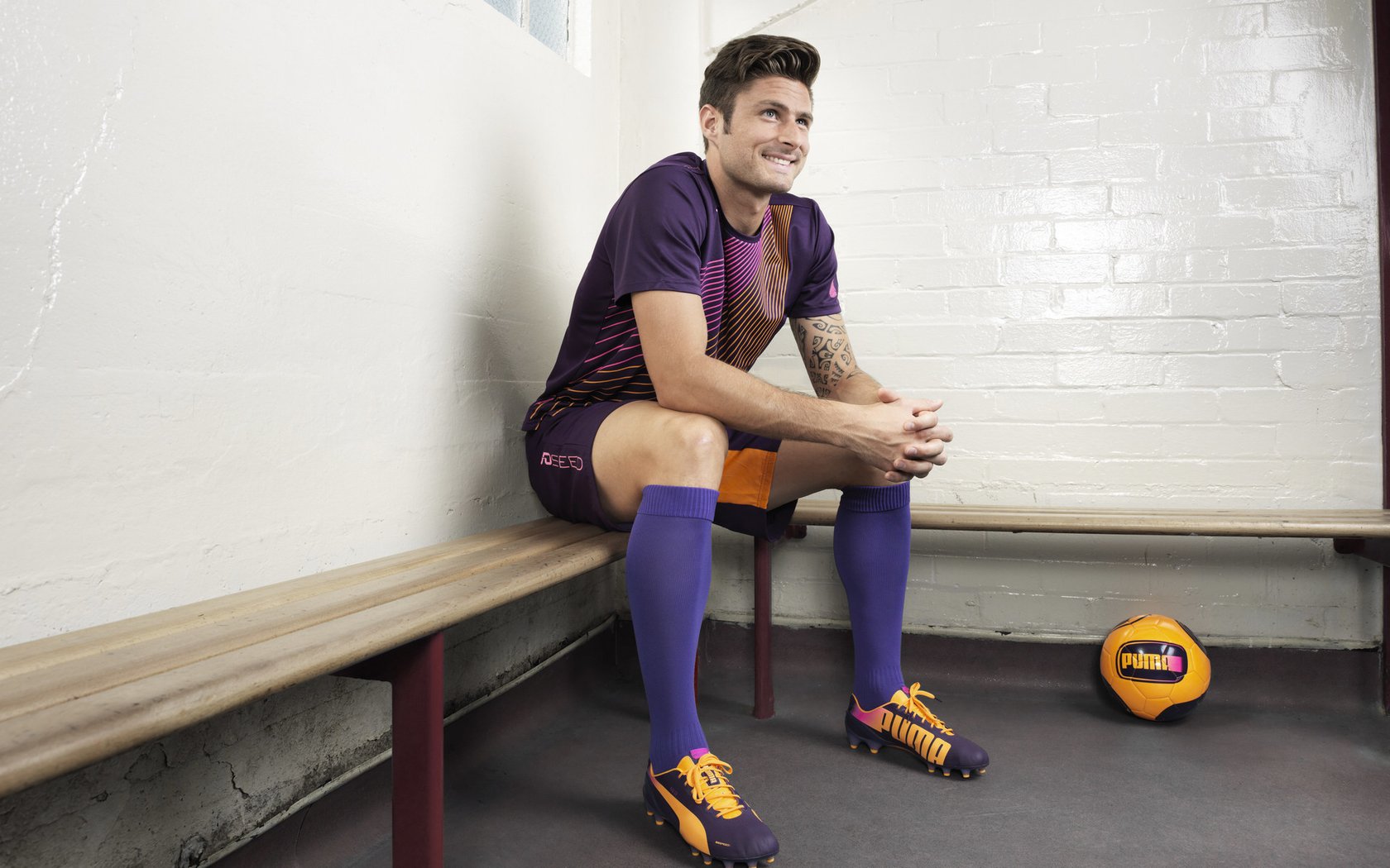 意甲速度与技巧：极限对抗令人心跳加速，意甲身体对抗